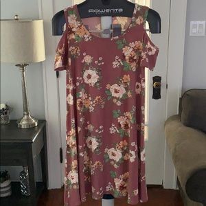 Women’s cold should dress. Size large. New